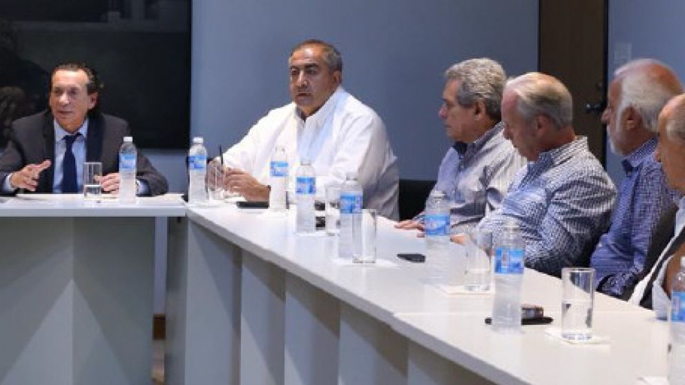 Una reunión del ministro Dante Sica con la conducción de la CGT, a fines de 2018.