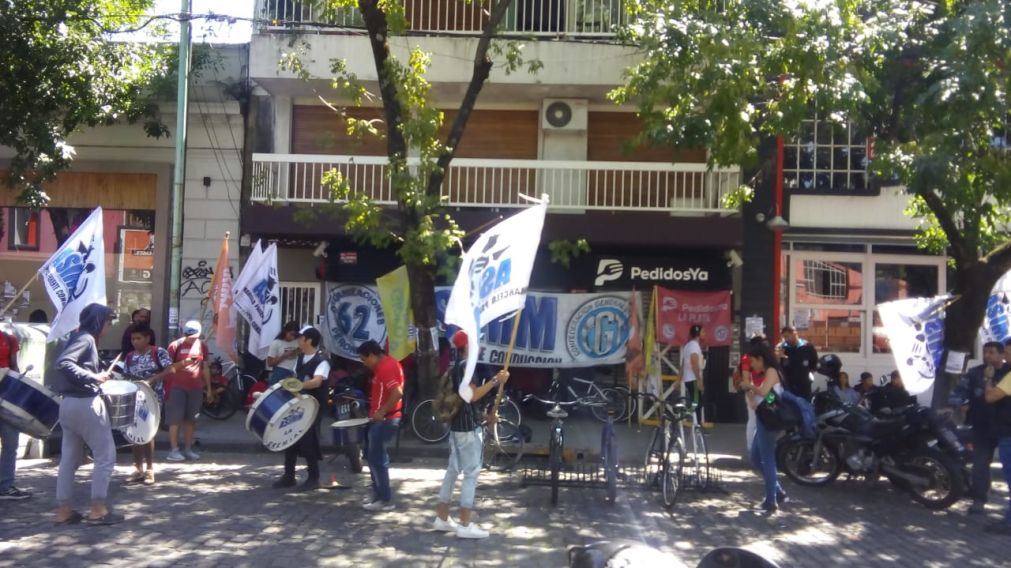 El sindicato denunció 450 despidos, mientras que la compañia reconoció 401.