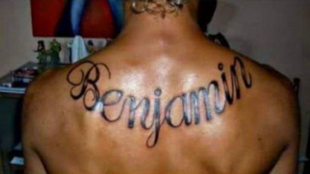 Se tatuó el nombre de su primer hijo pero luego descubrió que no era suyo
