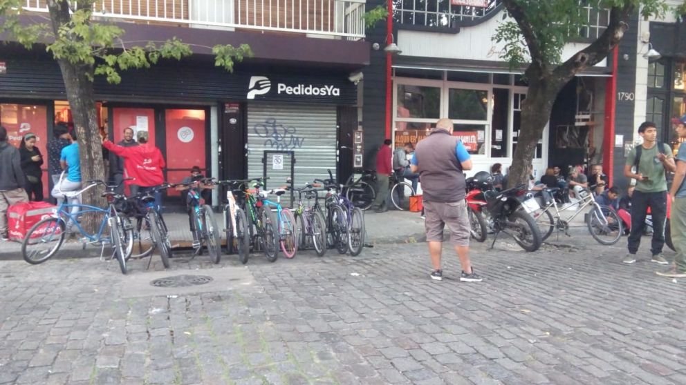 La empresa busca que los trabajadores sean monotributistas.