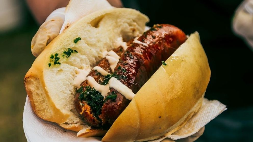 El choripán, un clásico argentino.