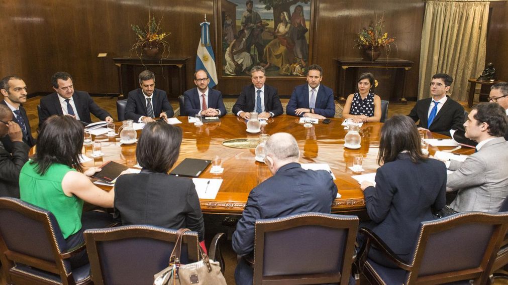 Dujovne, junto al titular del Banco Central, en la reunión con misión del FMI.