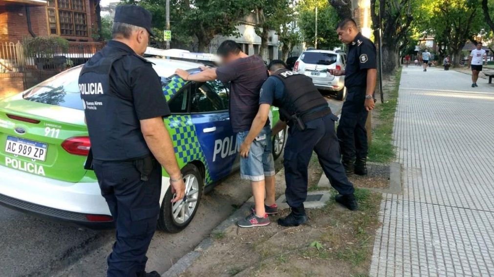 El momento de la detención del remisero.
