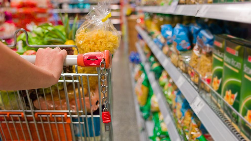 Los jubilados y pensionados podrán aprovechar durante todo marzo descuentos en supermercado: ¿Cómo funciona el beneficio?