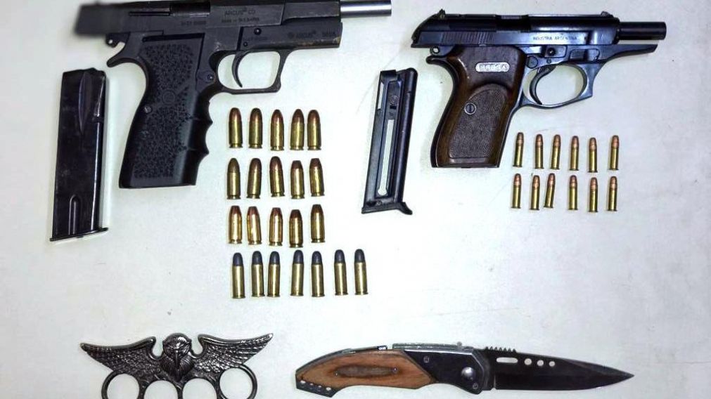 Incautaron armas y municiones.