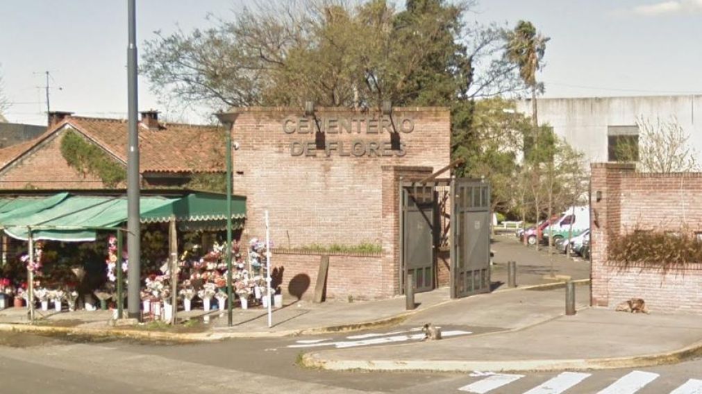 En esta necrópolis porteña ocurrieron los hechos. (Google Street View)