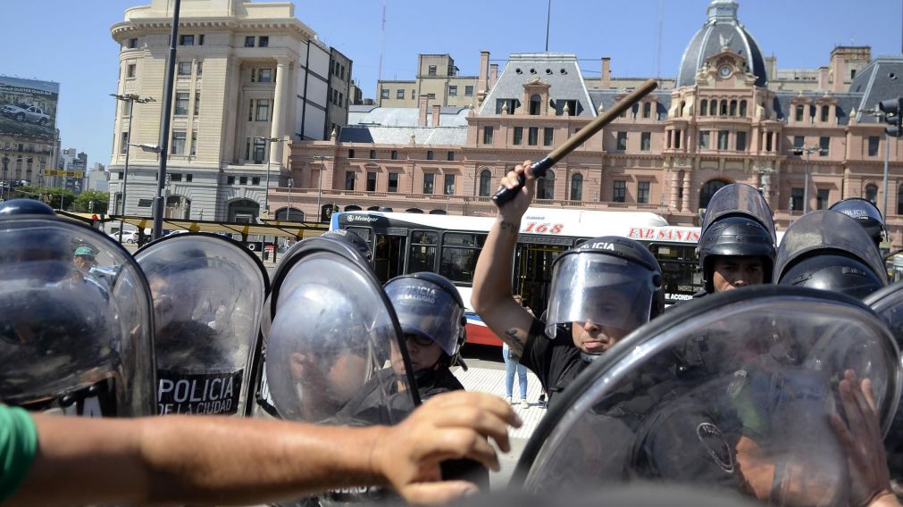 Tensi�n entre polic�as y manifestantes. (Cr�nica/P�rez Re)