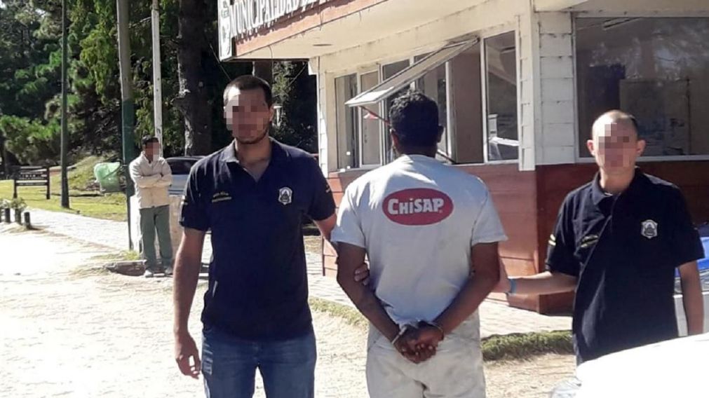 Así la policía capturó al estafador degenerado.