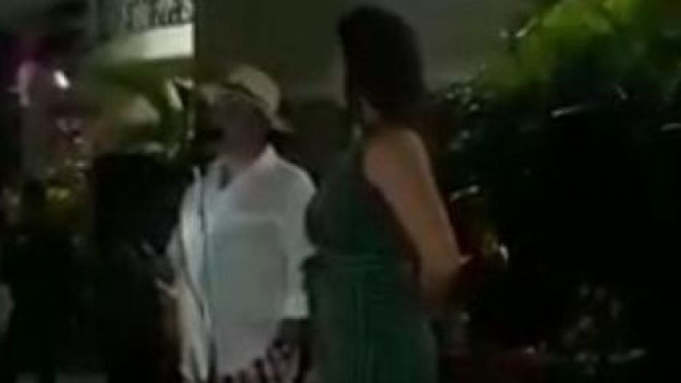 Los familiares y amigos se sorprendieron del anuncio.