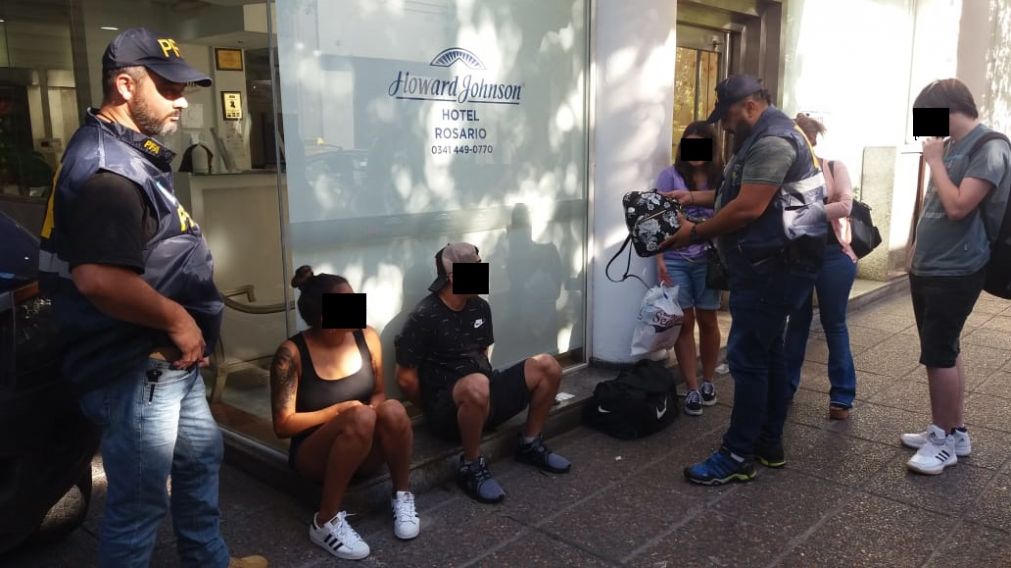 Olivera fue detenido junto a su pareja que dijo que era hermana del futbolista �ngel Correa. 