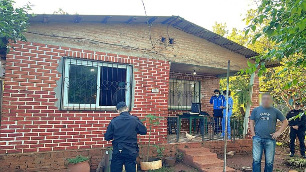 La Policía Científica trabajó en el lugar del macabro hallazgo (Gentileza Primera Edición).