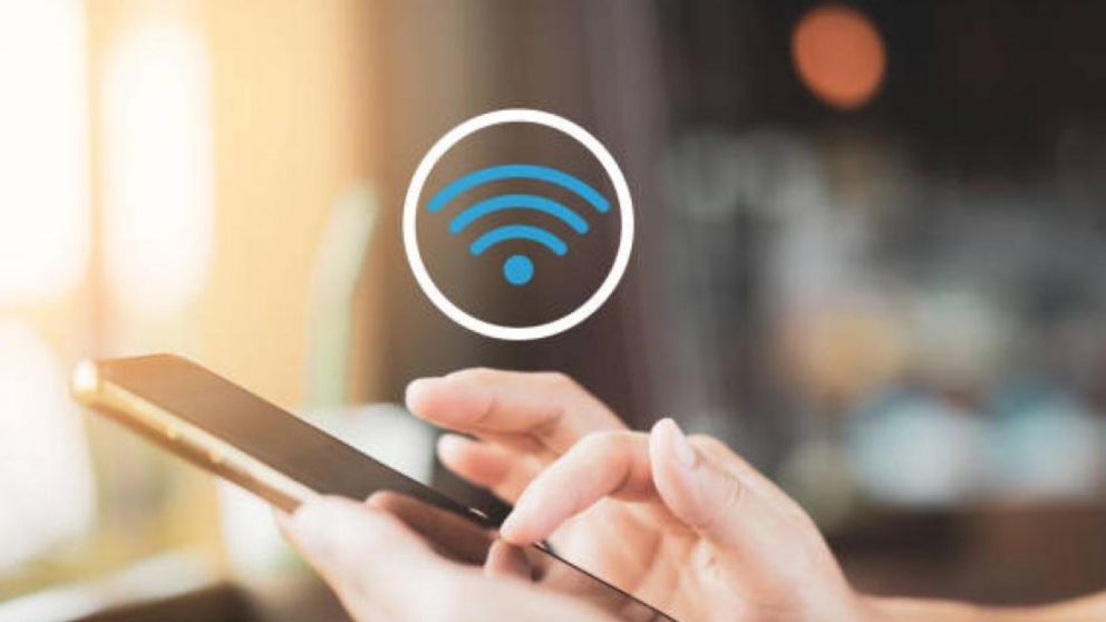 ¿Cómo conectarse a la red de wifi si no está la contraseña a la vista?.