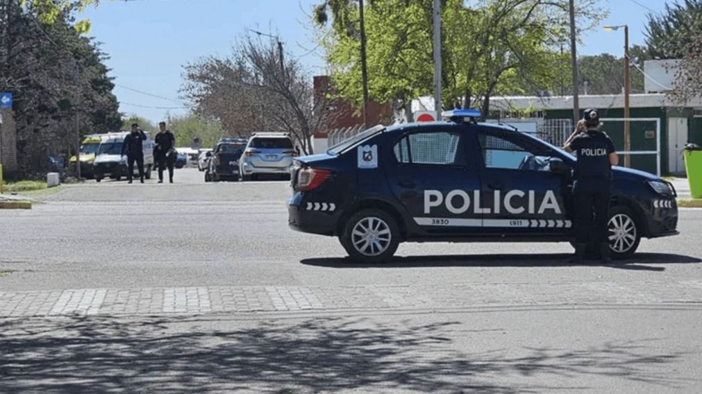 Conmoción en Mendoza: tras más de 5 cinco la menor entregó el arma