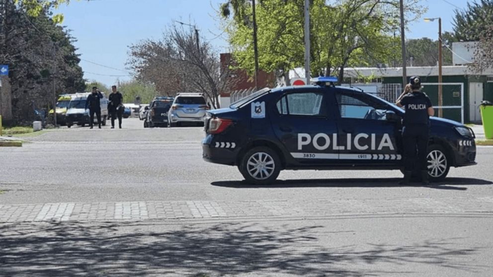 Conmoción en Mendoza: tras más de 5 cinco la menor entregó el arma