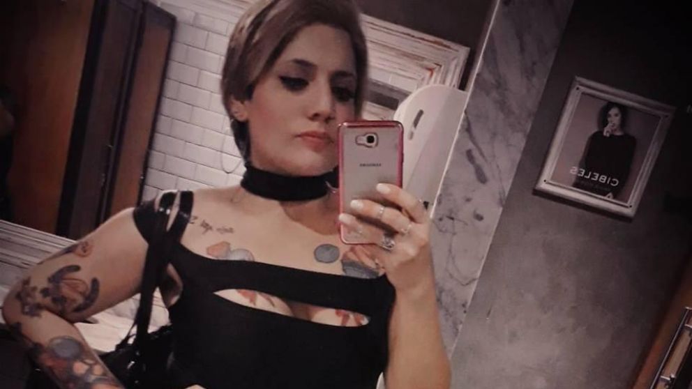 Nadia trabajaba como peluquera en su casa.
