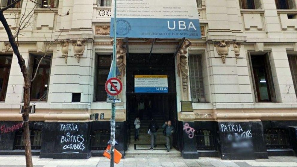 Fachada del Colegio Carlos Pellegrini. Donde concurren profesor y alumna en cuestión.