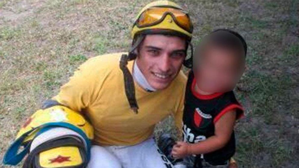 Jockey murió tras caerse del caballo durante una carrera