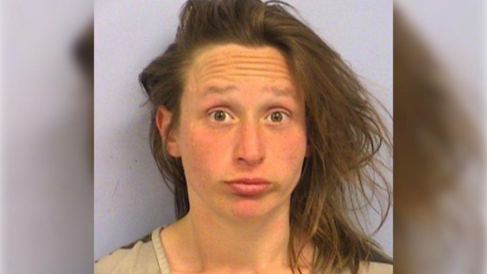 Dovie Nickels no se aguantó las ganas y terminó mal.