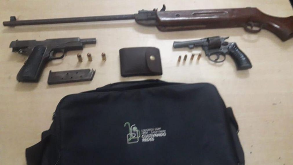 Parte de las armas que portaban los malvivientes.