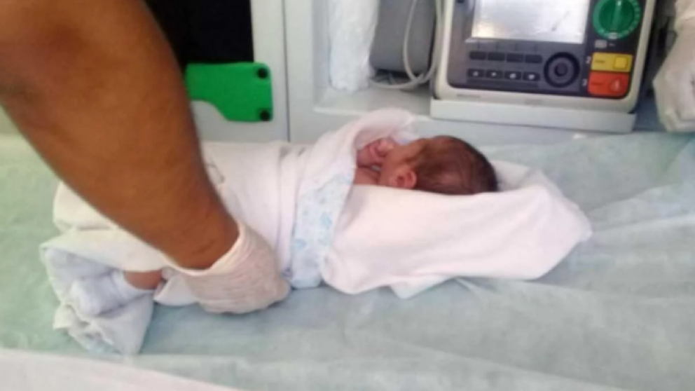 El menor ahora es asistido por enfermeros.