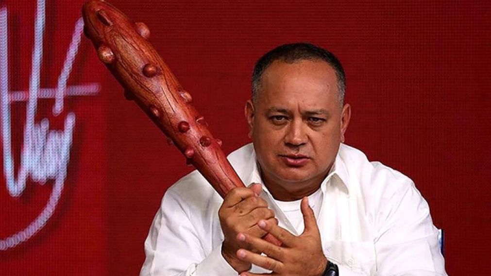 Cabello está listo para darles duro a los soldados yanquis.