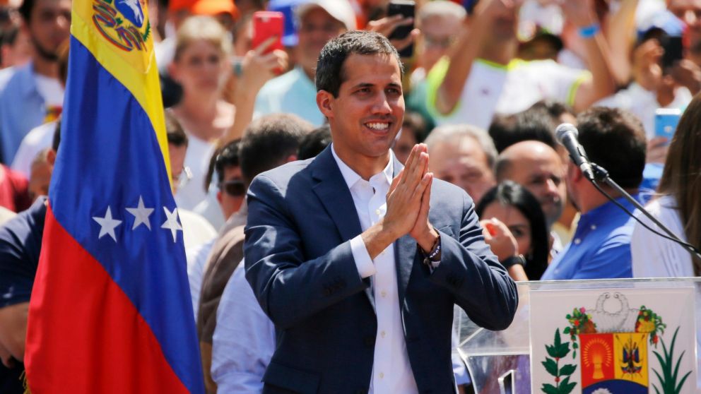 Juan Guaidó pidió que el Vaticano se involucre en la crisis política.