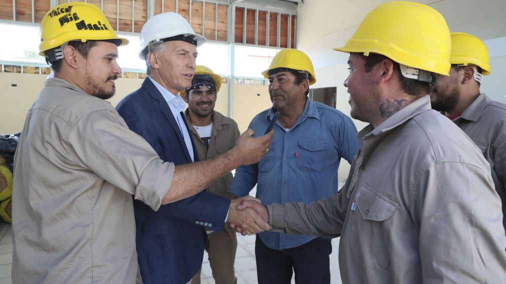El Presidente recorri� un jard�n de infantes que est� en plena construci�n. 