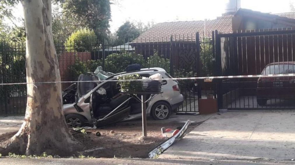 Así quedó el auto tras el impactante choque.