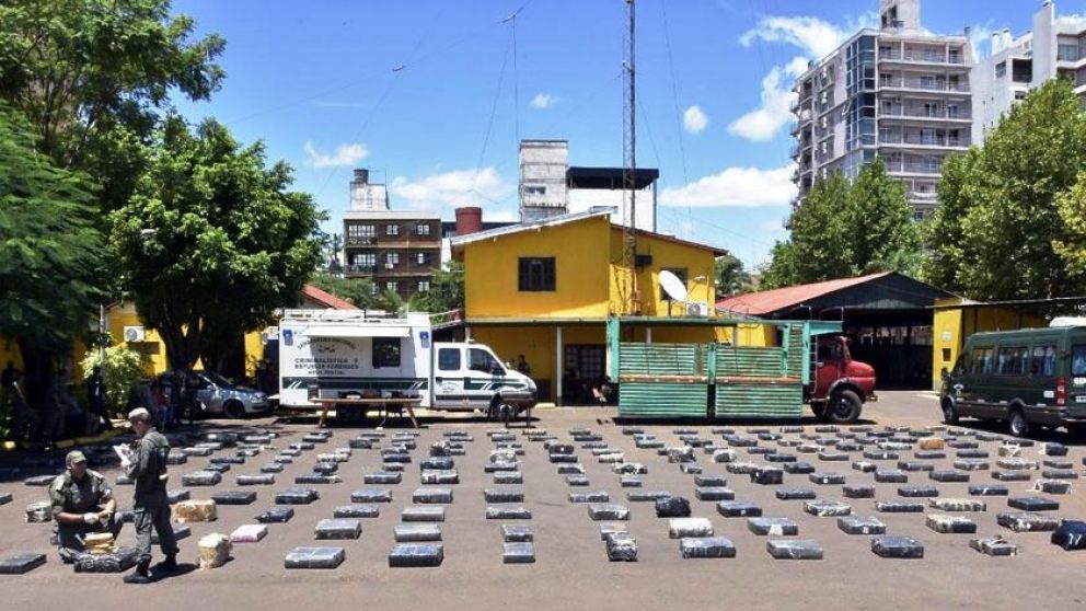 Personal de Gendarmería decomisó el estupefaciente. (Gentileza misionesonline.net)