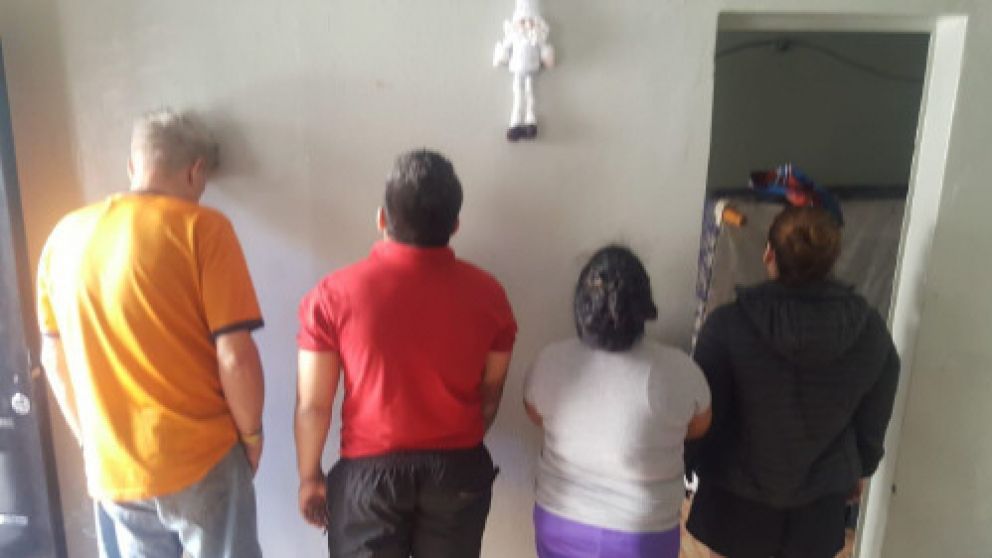 Dos colombiamos, una dominicana y una argentina fueron detenidos por conformar una banda que utilizaba inhibidores.