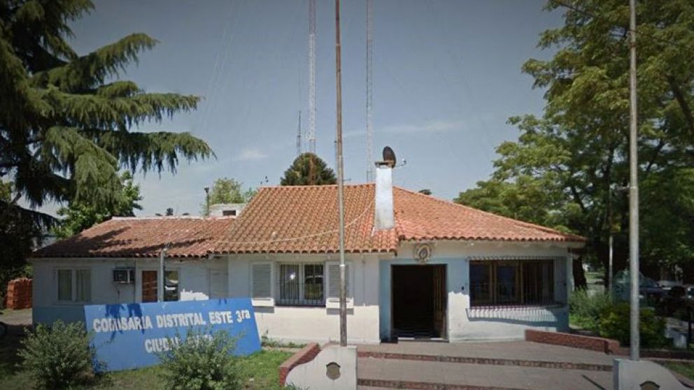 Pesquisas policiales de la comisaría de Ciudad Evita se encargan de investigar el tremendo suceso.