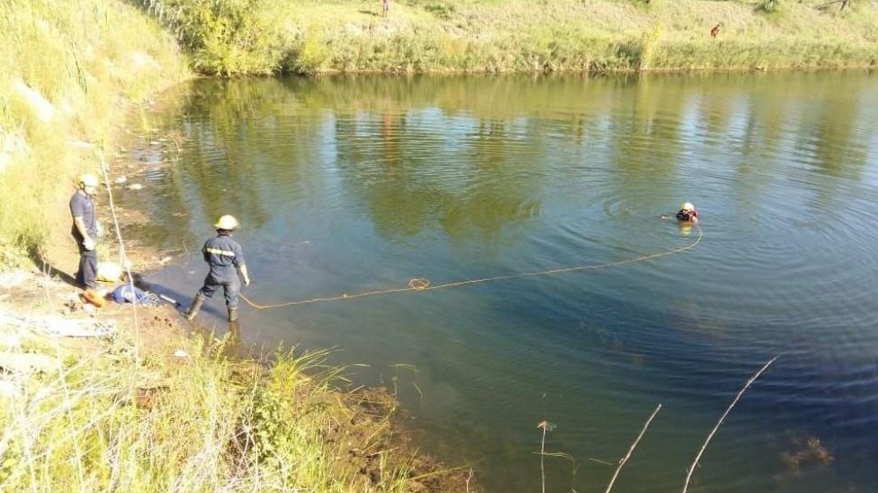 Personal de Bomberos rescató el cuerpo de Axel.