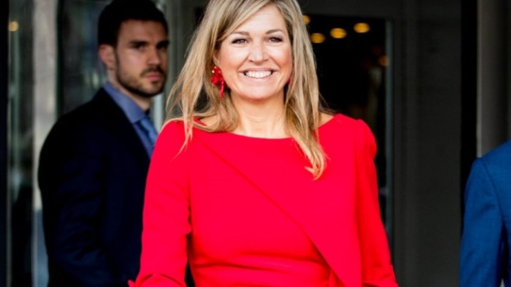 M�xima sonrie, aunque la denuncia no le caer� muy bien. 