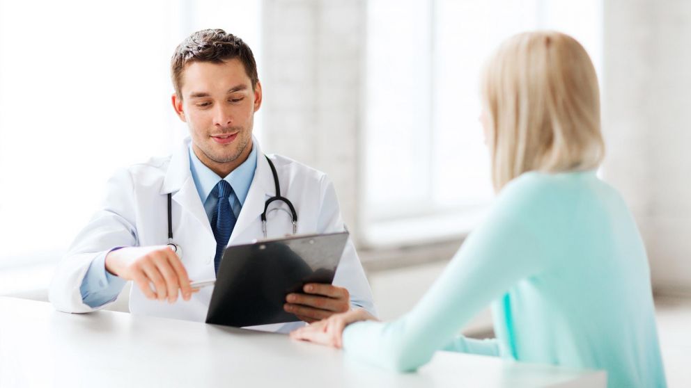 El doctor y su paciente, tras la repudiable consulta, se volvieron a ver en la Justicia. (Imagen ilustrativa)