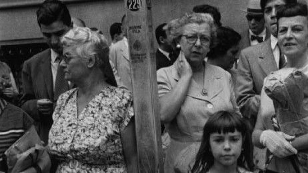 La gente, en Capital Federal, durante el verano del ´57.