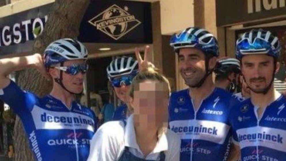 El hombre de la izquierda, es el sujeto denunciado y multado por abuso.