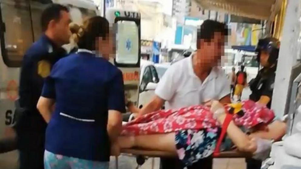 Iris se había ido a practicar una liposucción. Habría irregularidades en la habilitación de la clínica.