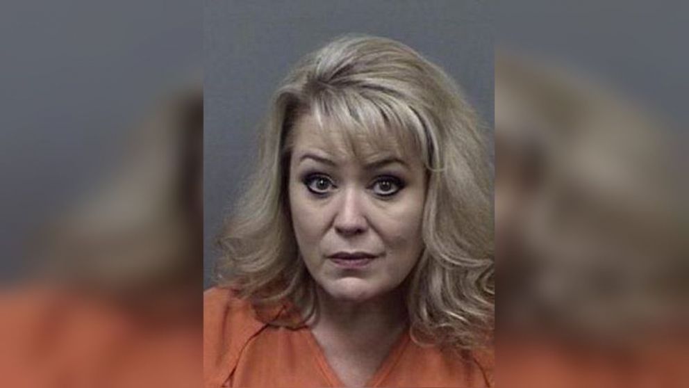 Stanton. Ya fue apartada del instituto educativo donde trabajaba.