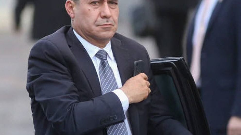 El gobernador Casas busca ser habilitado a una re- reelección.