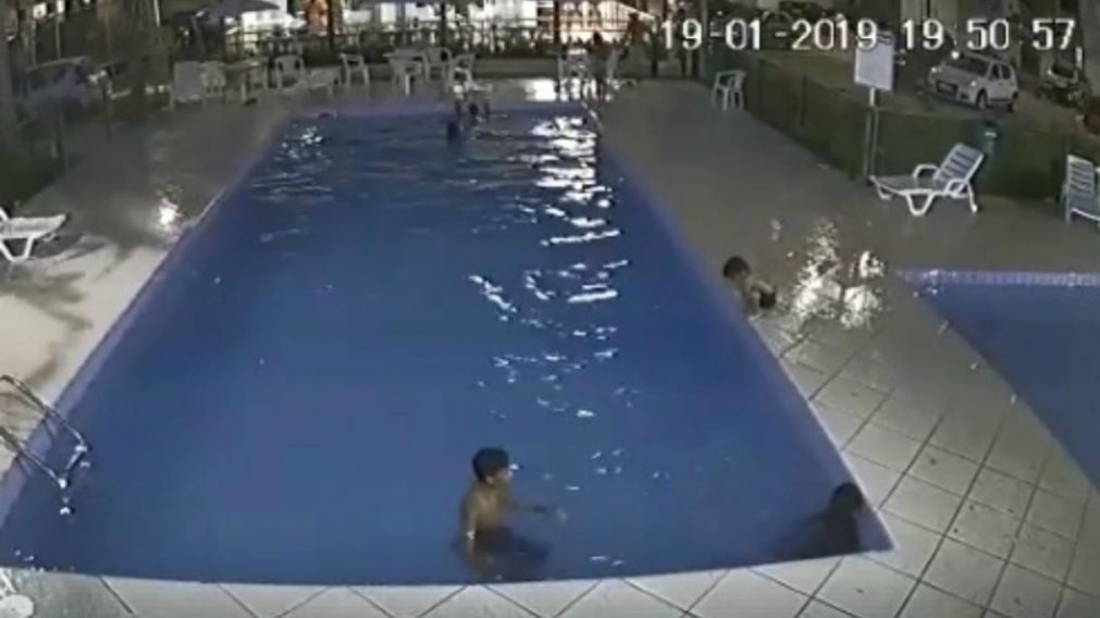 El increíble video se viralizó en las redes sociales. (Captura)