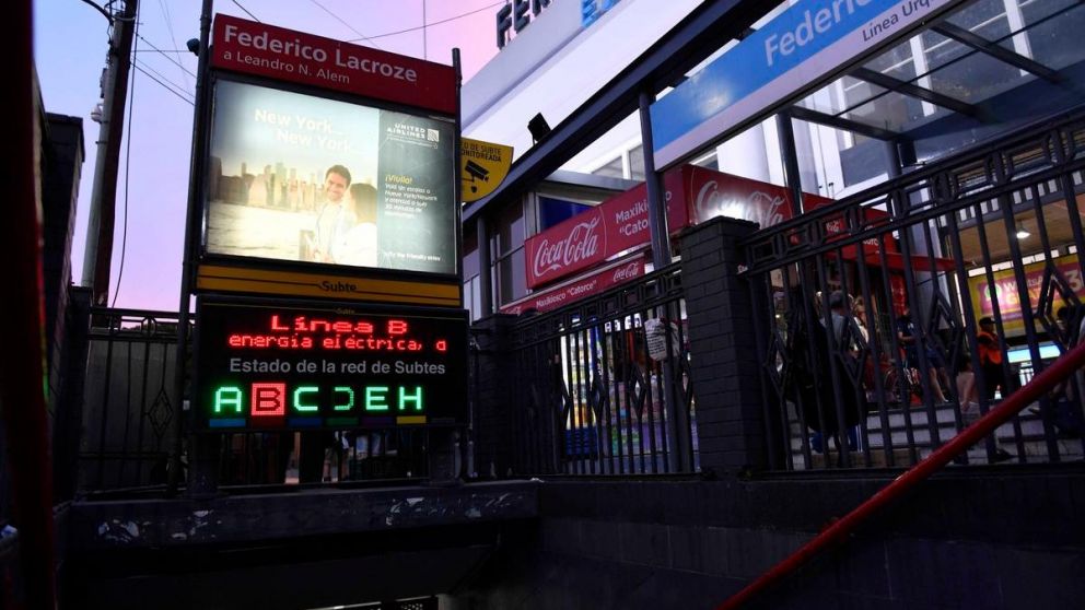 La línea B, una de las afectadas por el corte de energía.