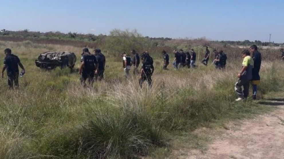 La policía realiza un intenso rastrillaje para dar con pistas (Gentileza @infoblancosobre)