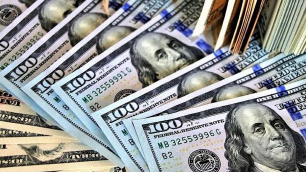 Tras la caída del viernes, la divisa estadounidense empezó la semana en aumento.