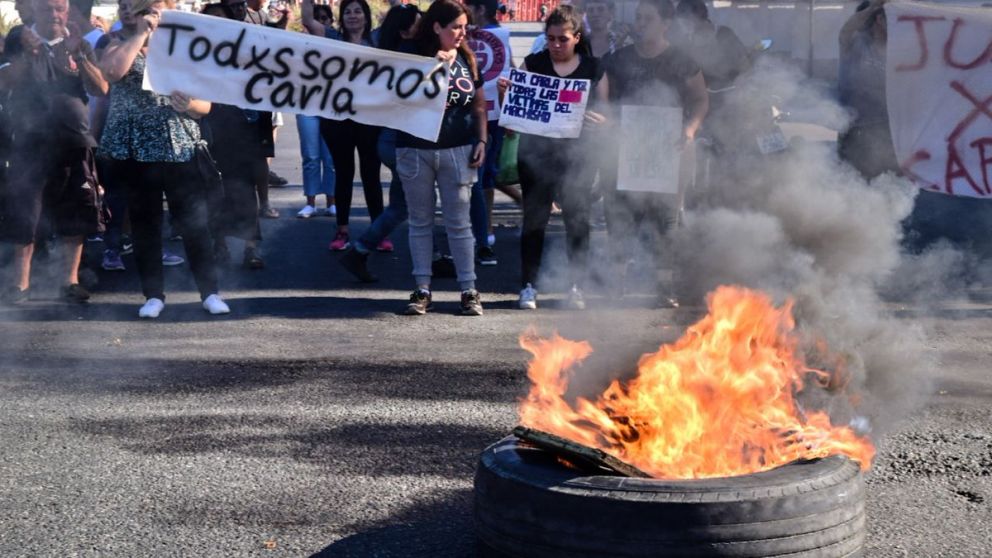 El corte del Puente Alsina (@ami8lidia).