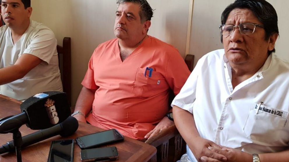 El doctor Ángel Pereyra, y los directores del Hospital San Antonio de Padua, José H, de la Cruz y Horacio Rodríguez (navarronoticias.com).