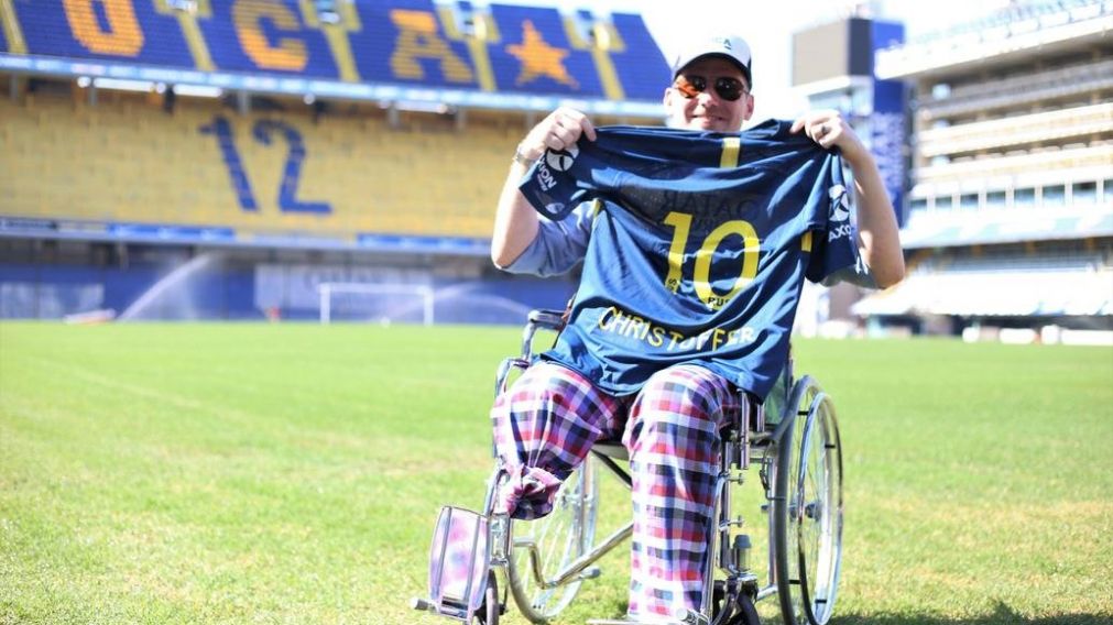 Chrostoffer Persson recibió una camiseta con su nombre.