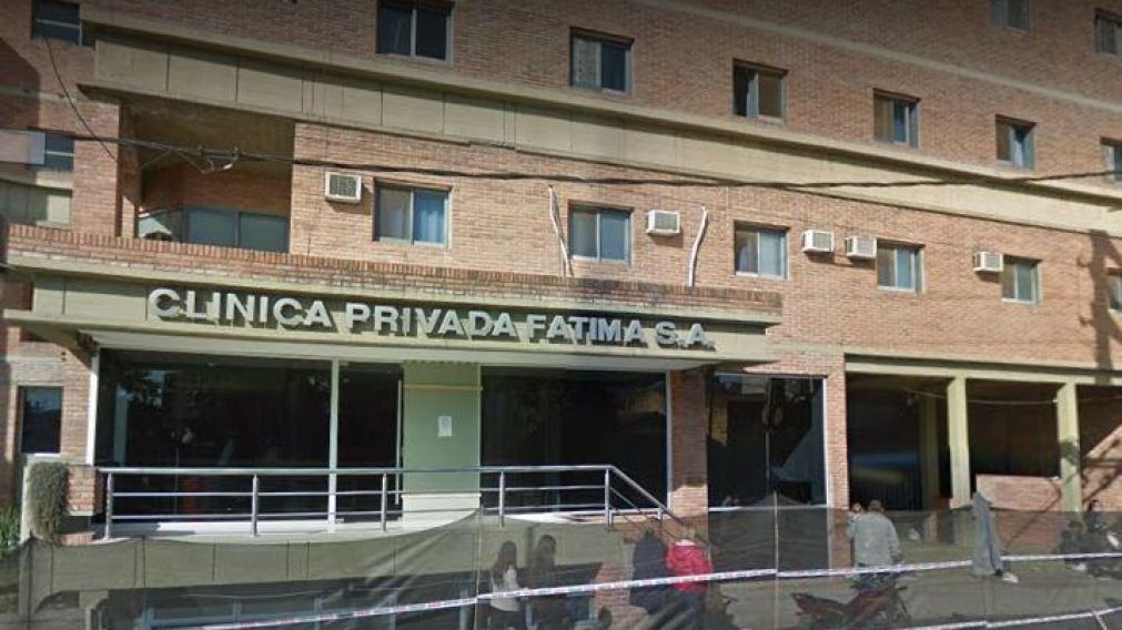Acá está internado el joven de 26 años.