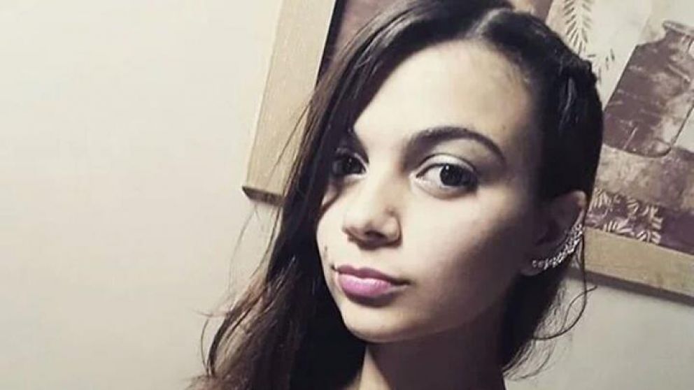 La ahorcaron con las manos hasta que dejó de respirar.