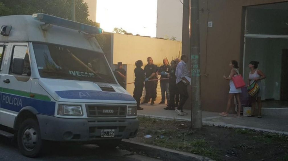 Personal de la comisaría 4ta. se trasladó al lugar y halló el cadáver (0223.com.ar).