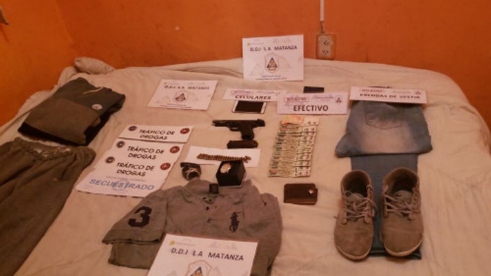 Gracias a un seguimiento de las redes sociales y a la observación de las filmaciones de las cámaras de seguridad de la zona se establecieron los datos filiatorios de los involucrados.